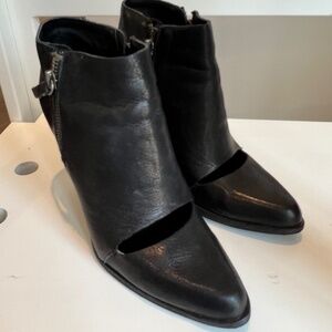 Black ankle boots, wedge-heeled